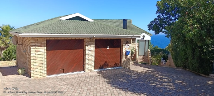 To Let 5 Bedroom Property for Rent in Dana Bay Western Cape